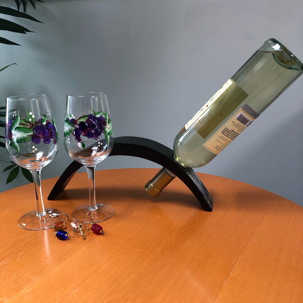 Freestanding bottle holder & wine glasses